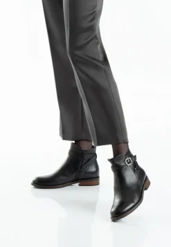 ANKLE BOOT