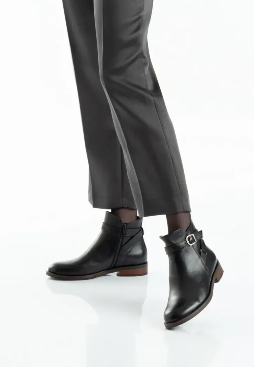 ANKLE BOOT