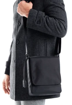 MESSENGER BAG