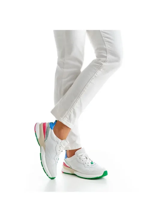 SNEAKER
